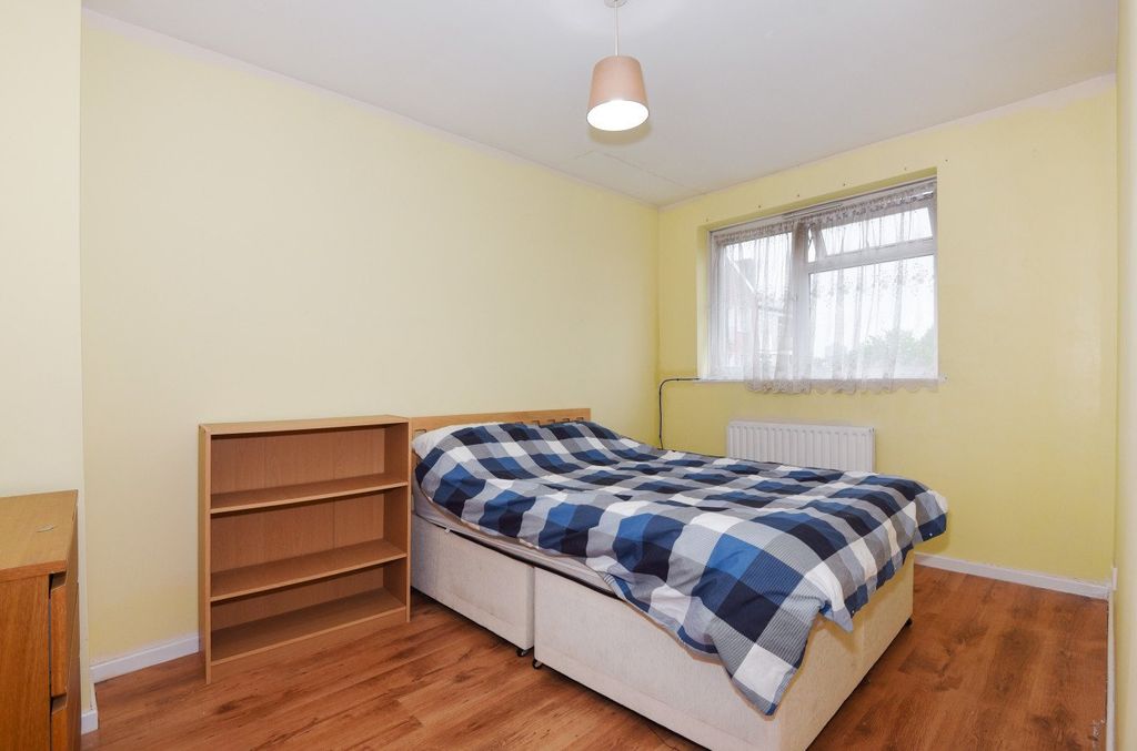 Property photo 3 of 6 Picture No. 10