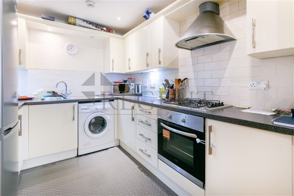 Property photo 2 of 8 Kitchen