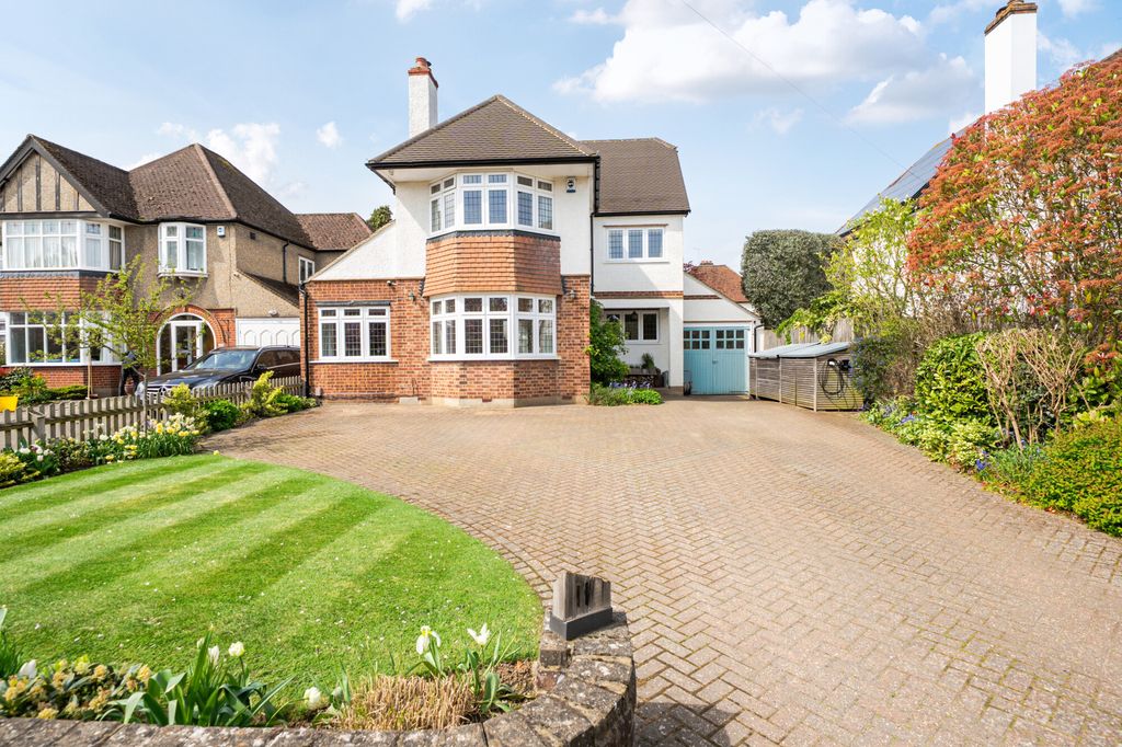 Property photo 1 of 11
