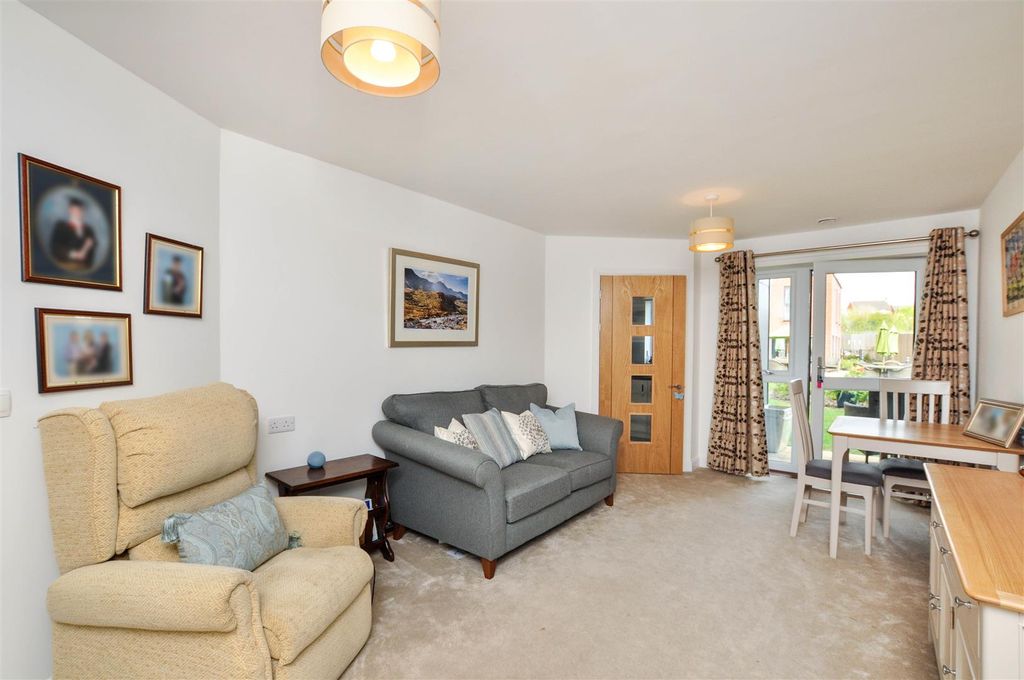 Property photo 2 of 32 9c1dc7c4-7E65-4353-840B-802Edce41Cfc.Jpg