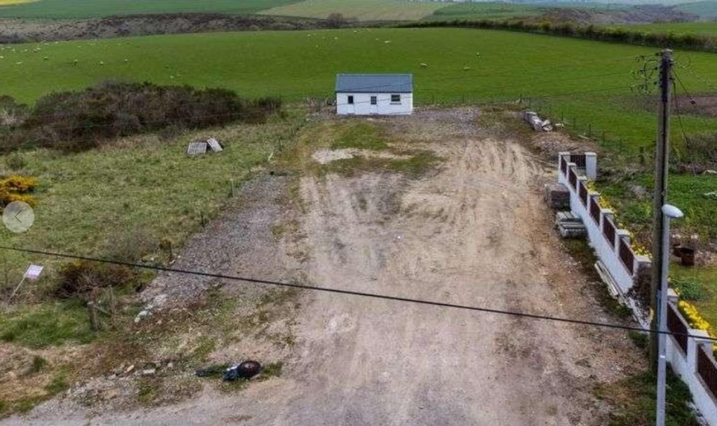 Property photo 2 of 8
