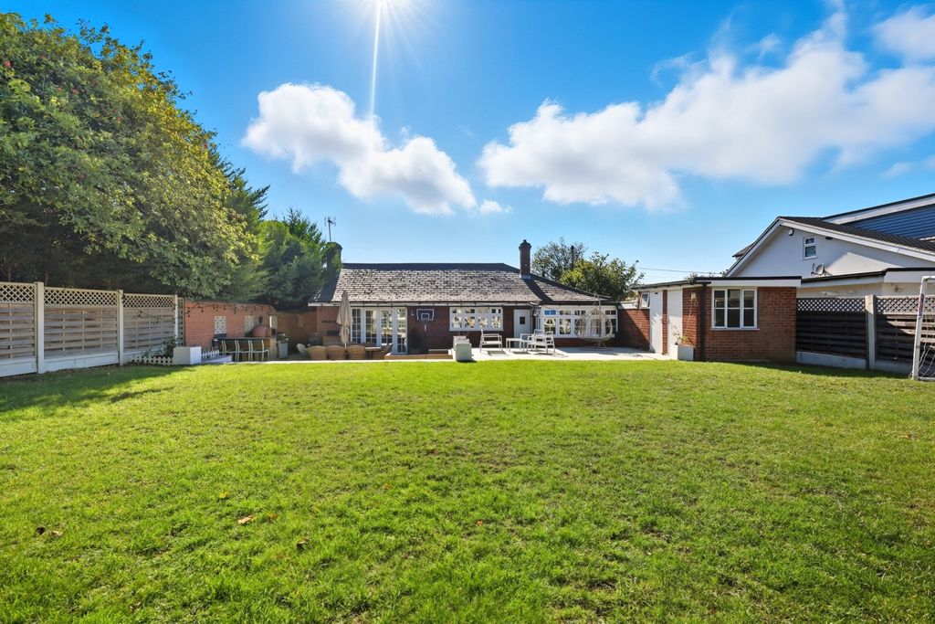 Property photo 2 of 28 Picture No. 37