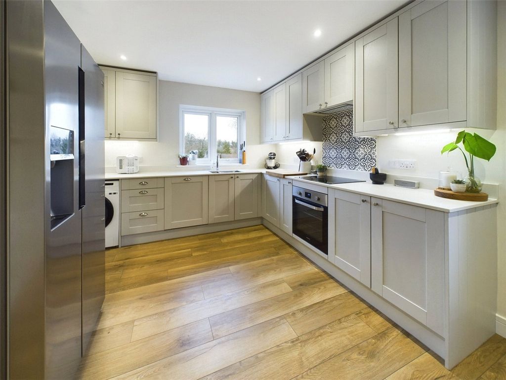 Property photo 2 of 17 Kitchen