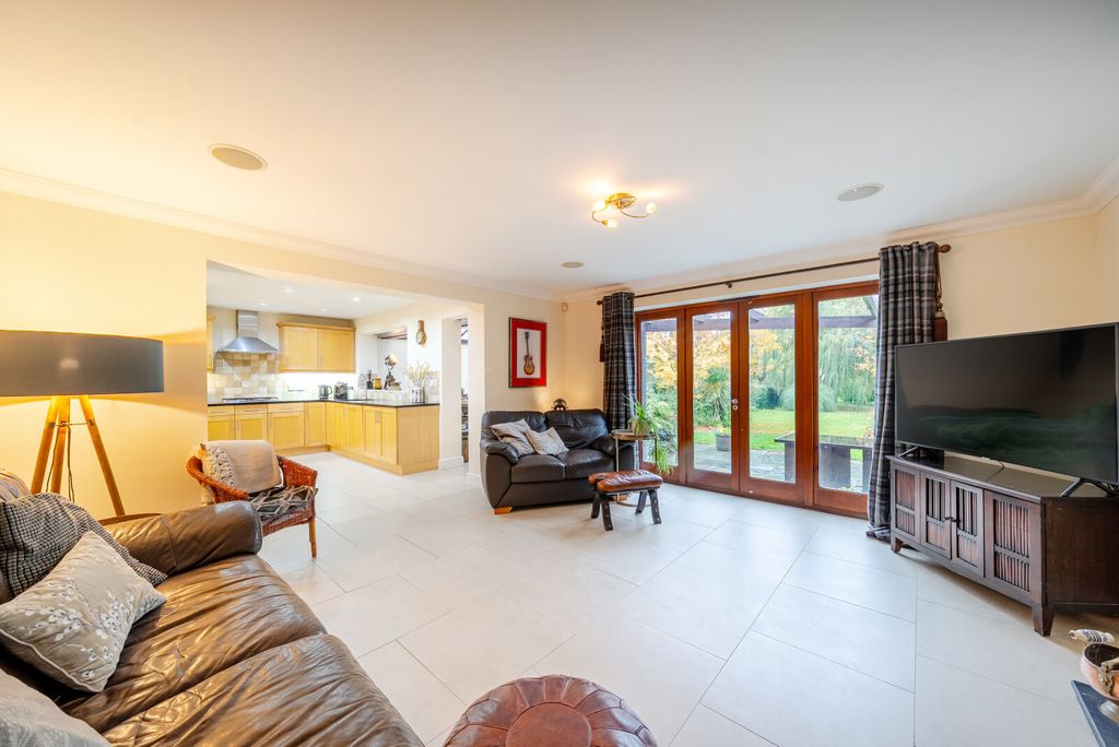 Property photo 2 of 22 1372612-13-6901F8...