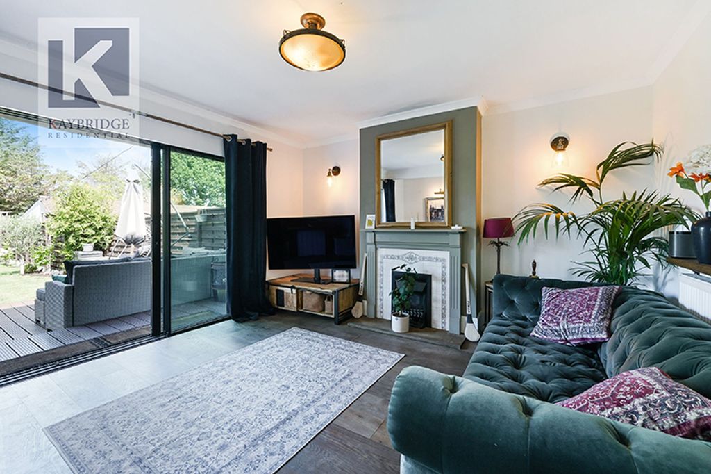 Property photo 3 of 12 Anne Boleyn Court, London Road, Ewell - Kt17 2Da
