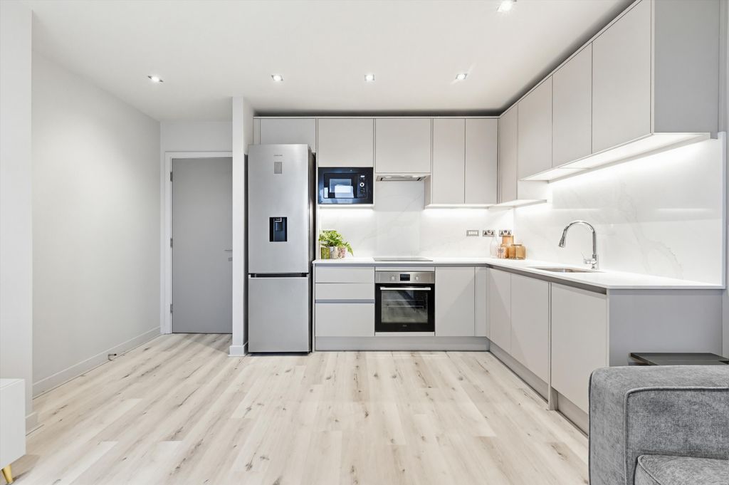 Property photo 2 of 13 Image