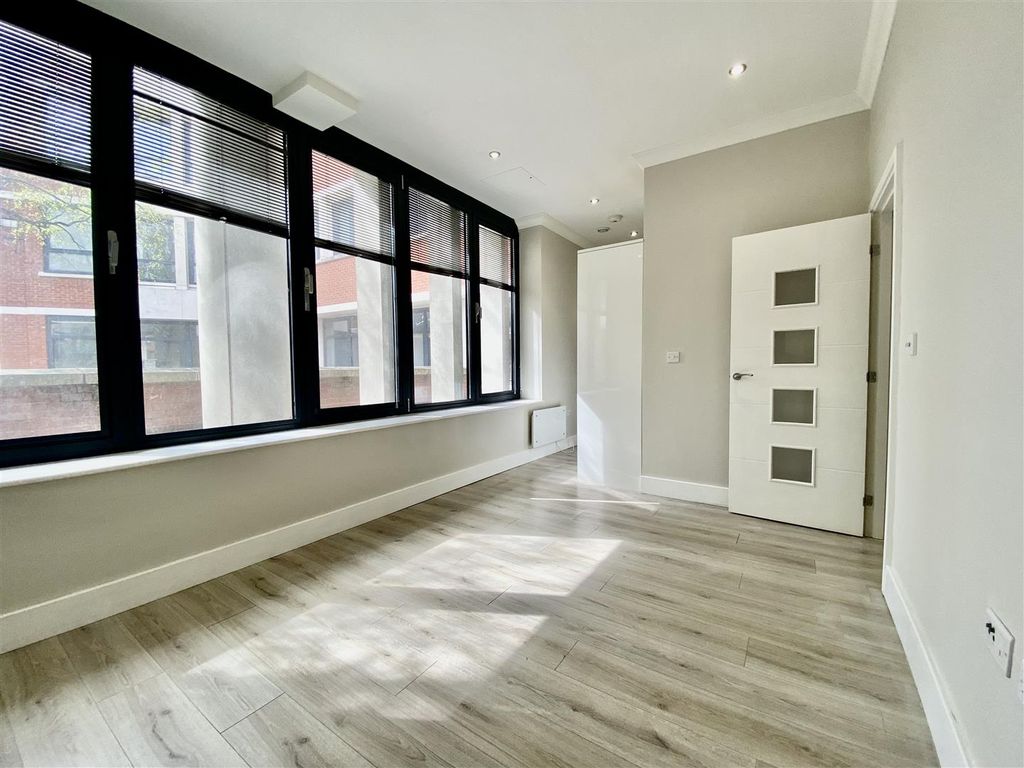 Property photo 2 of 10 Img_0123.Jpg