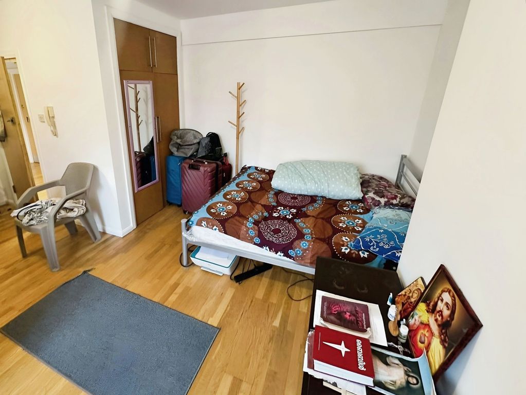 Property photo 2 of 3