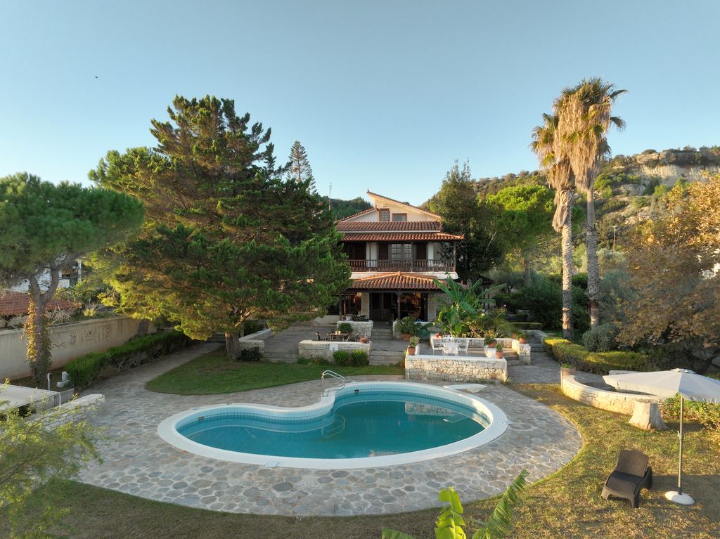 Property photo 1 of 21