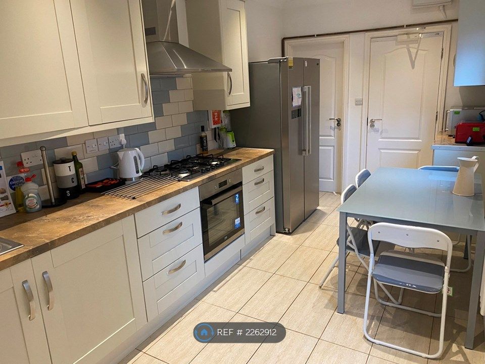 Property photo 1 of 17 Well Equipped New Kitchen
