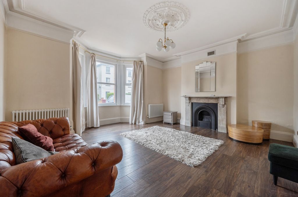 Property photo 3 of 24 1406894-21-698480...