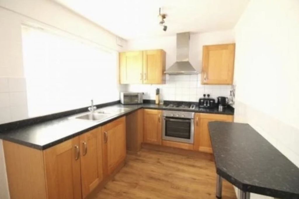 Property photo 2 of 9