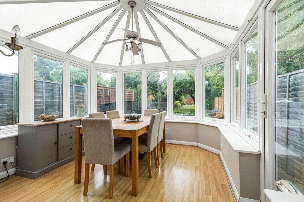 Property photo 2 of 11 Conservatory