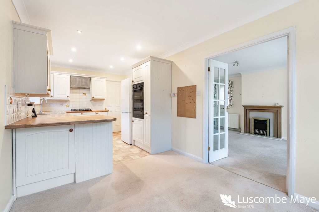 Property photo 3 of 14