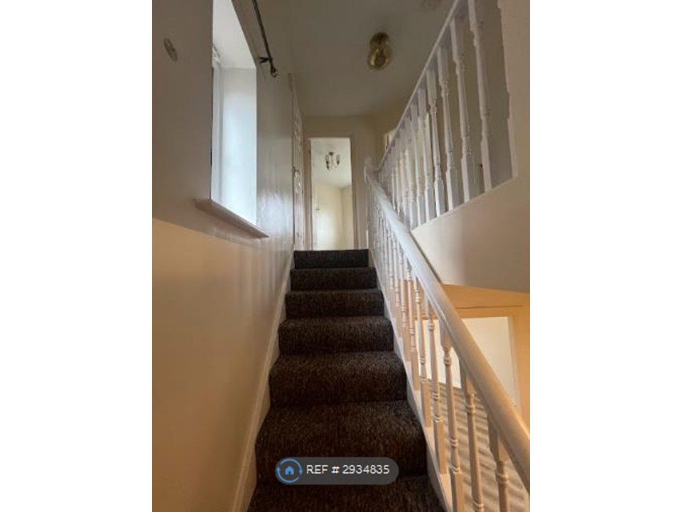 Property photo 2 of 7 Staircase