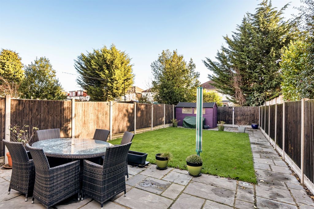 Property photo 2 of 12