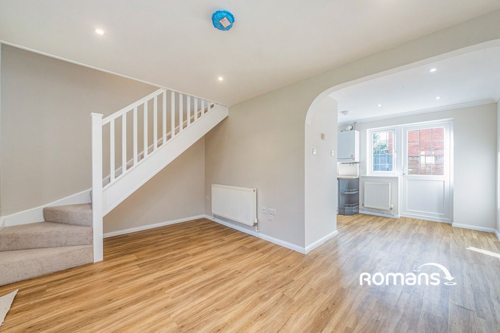 Property photo 2 of 10 Pbox-Img.Jpg