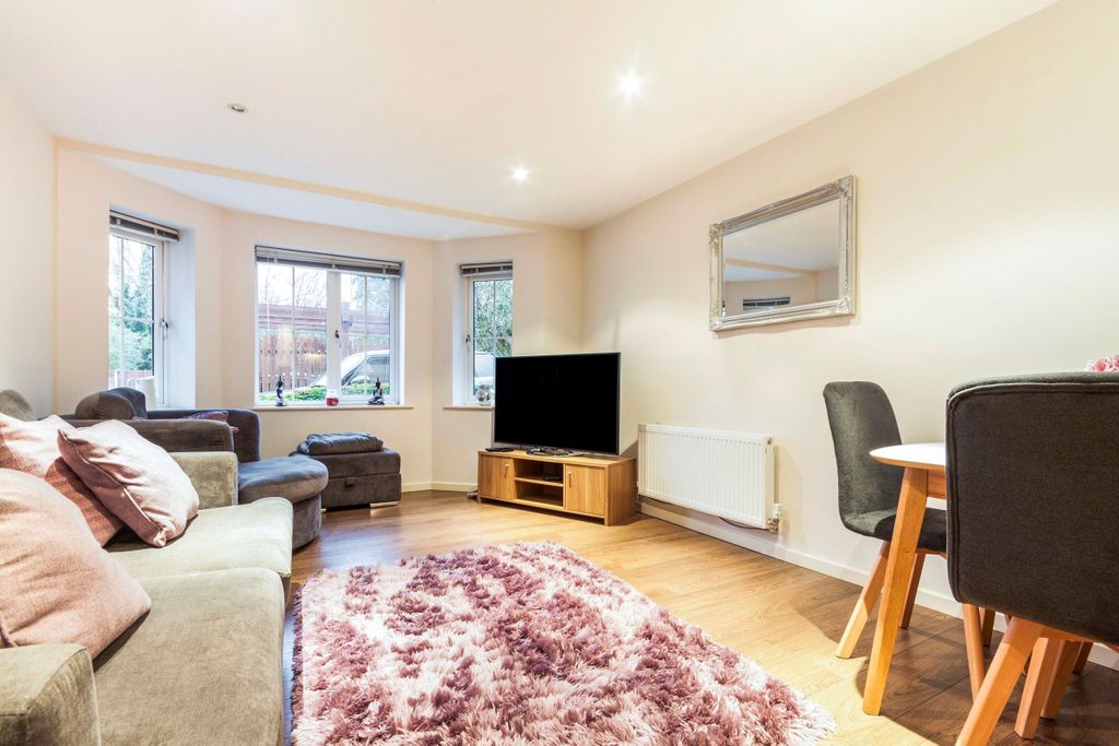 Property photo 3 of 8 7Eaf3c75-F5d3-4612-A