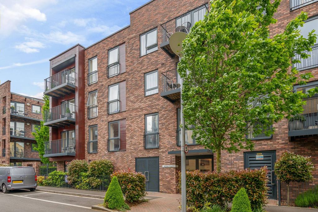 Property photo 2 of 18