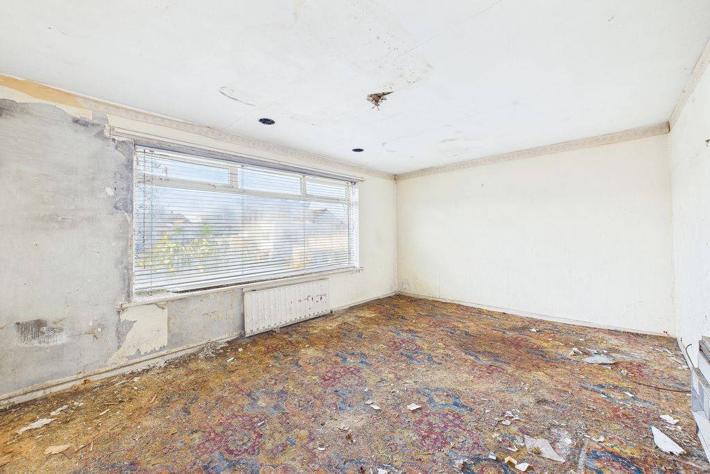 Property photo 3 of 10 Front Reception Room