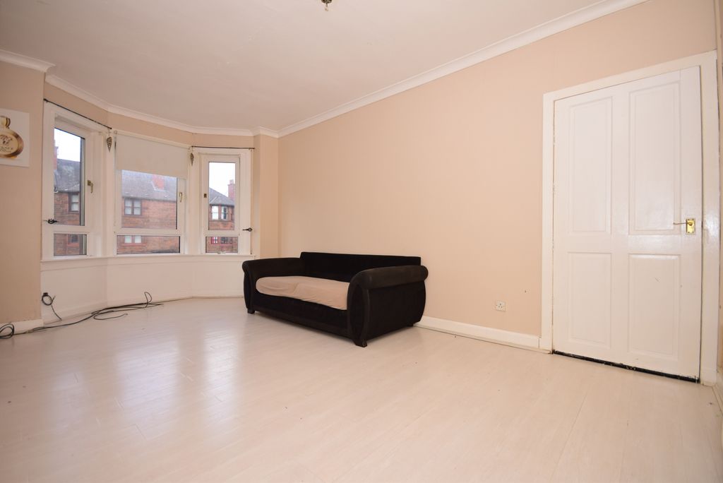 Property photo 2 of 13 Lounge