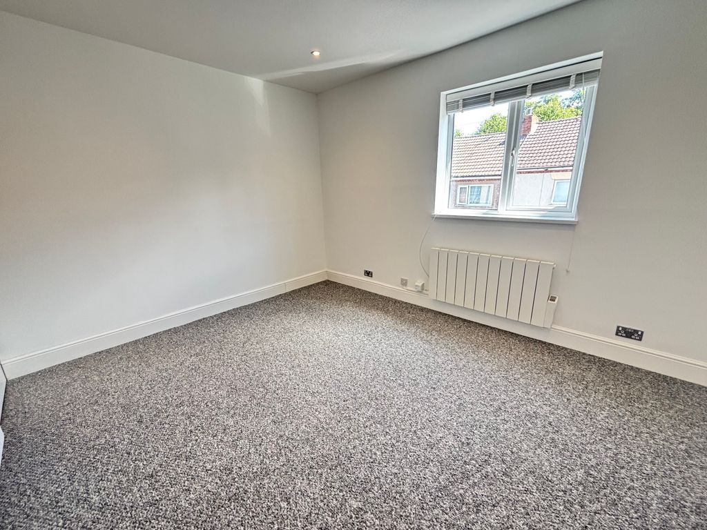 Property photo 2 of 8 Image