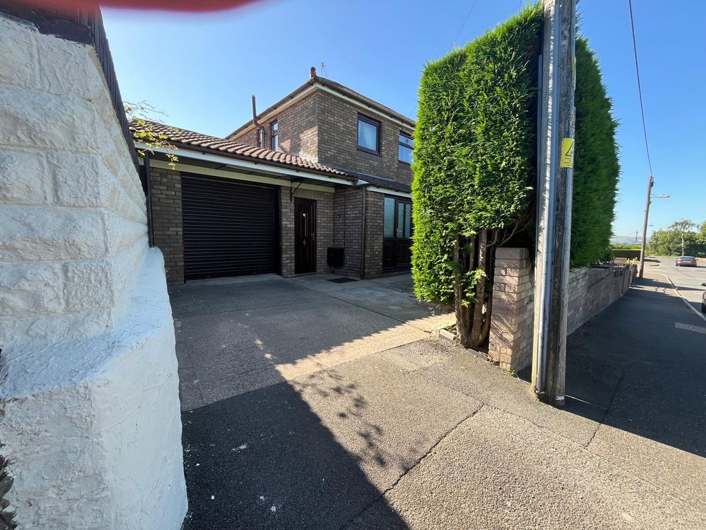 Property photo 3 of 33