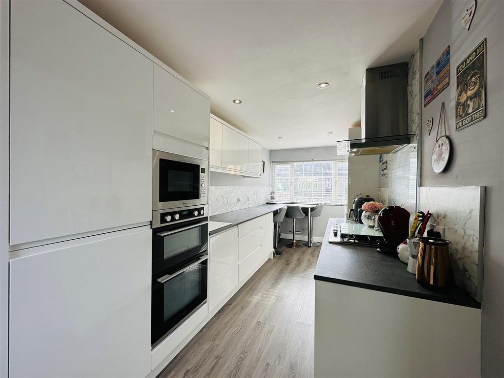 Property photo 2 of 22 Kitchen1.Jpg