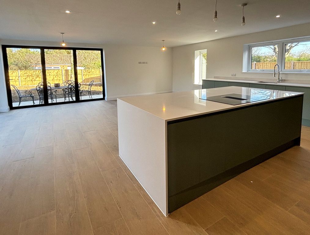 Property photo 2 of 18 Kitchen/Dining/Breakfast