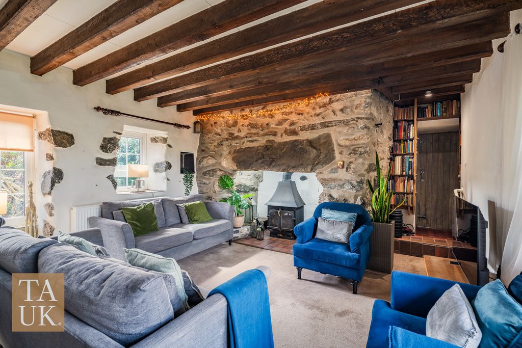 Property photo 2 of 23