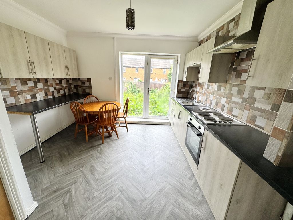 Property photo 3 of 10 Img_5897