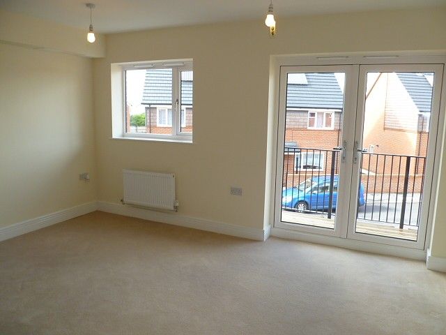 Property photo 3 of 6 Lounge