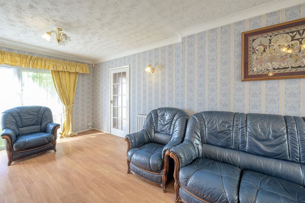 Property photo 3 of 18