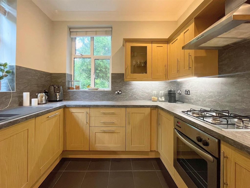 Property photo 2 of 17 Kitchen