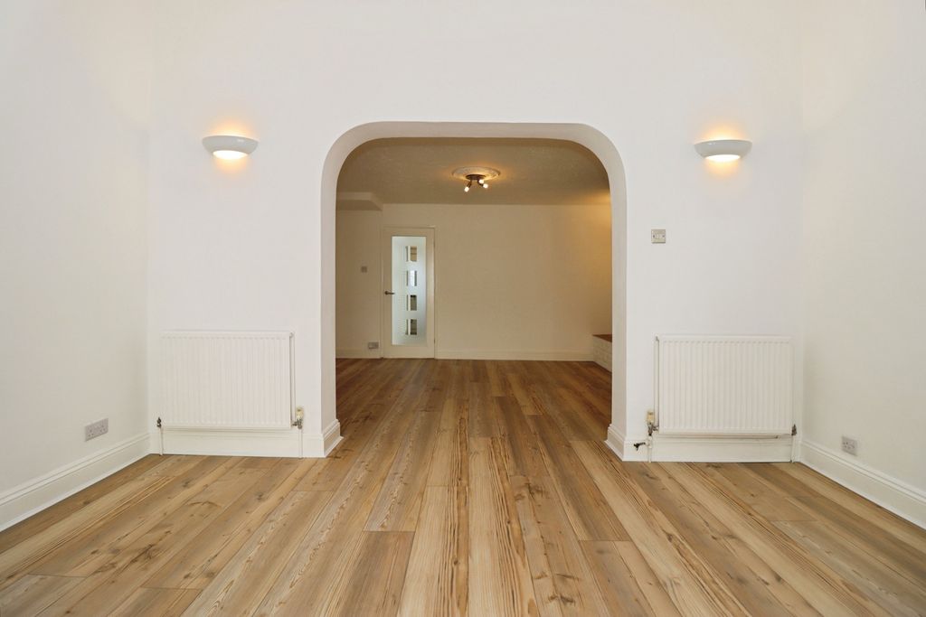 Property photo 3 of 17 Pbox-Img.Jpg