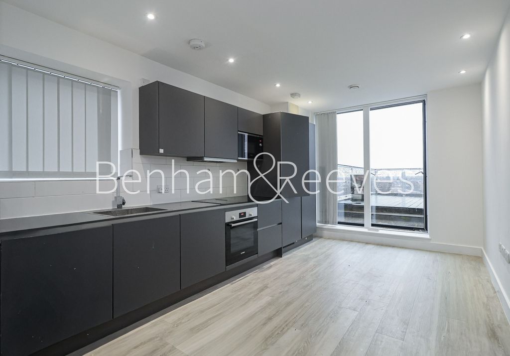 Property photo 1 of 11