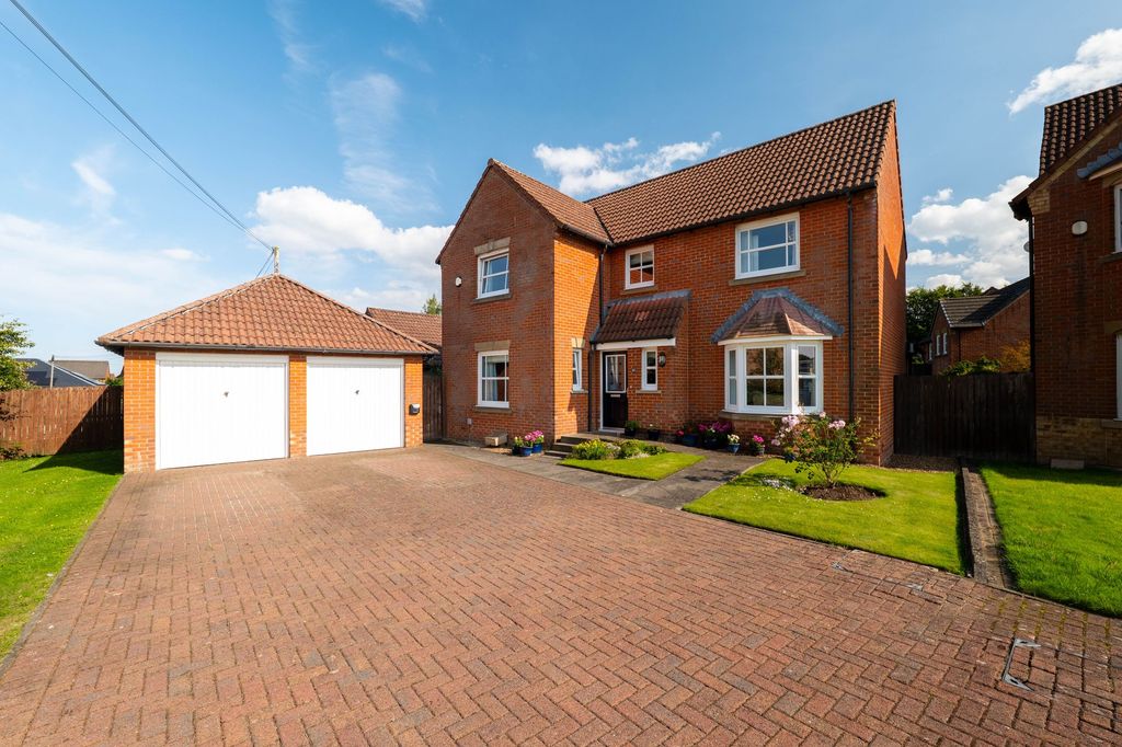 Property photo 1 of 31