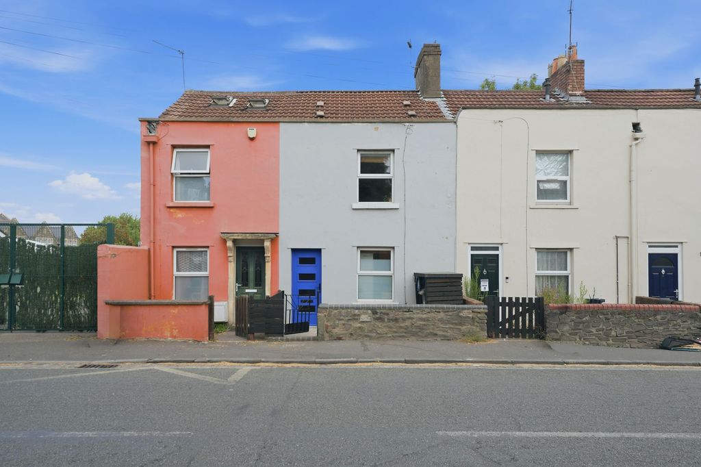 Property photo 2 of 31