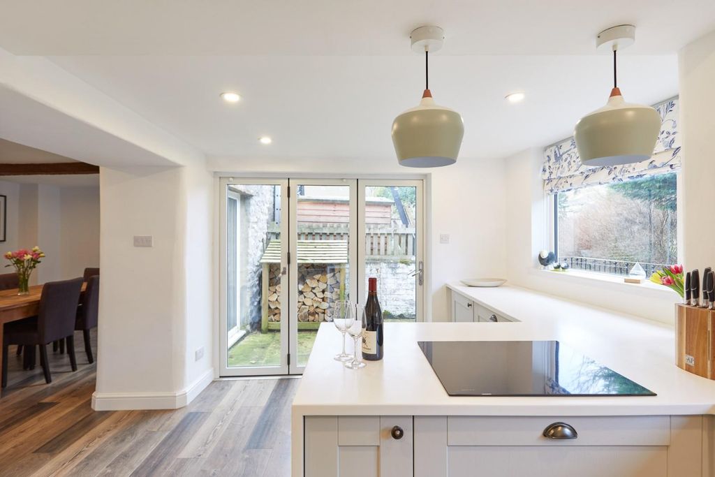 Property photo 3 of 27 Polly's-Cottage-Web-022.Jpg
