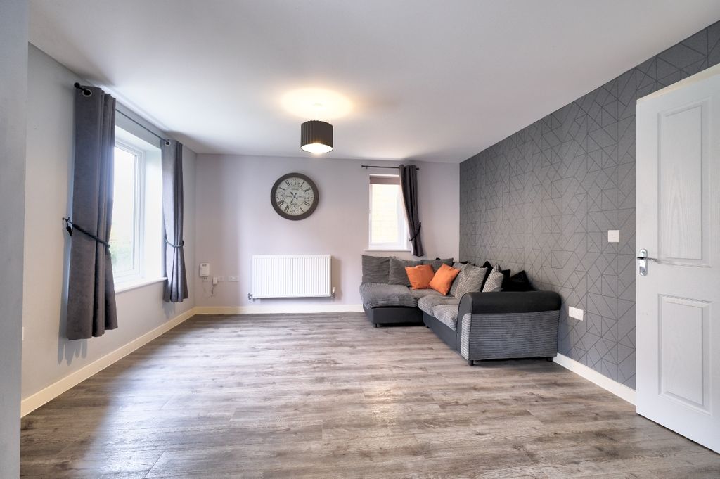 Property photo 3 of 15 Lounge Area