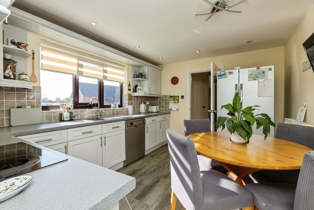 Property photo 2 of 17 Kitchen