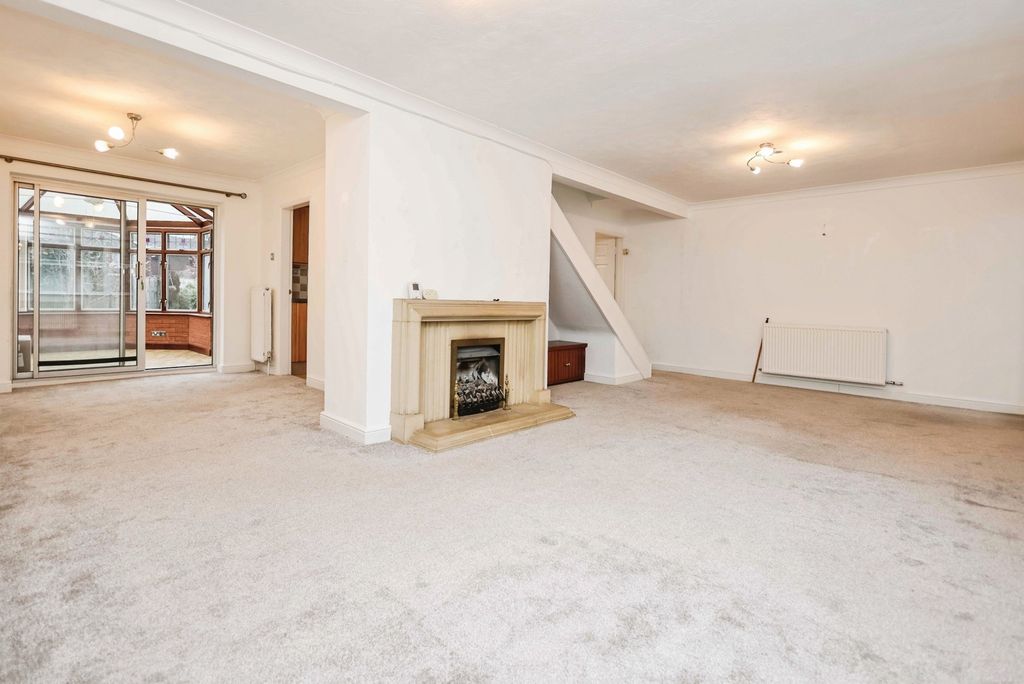 Property photo 3 of 20 Lounge Diner