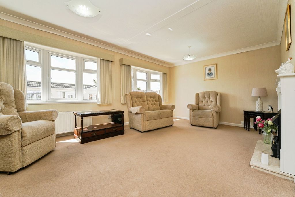 Property photo 3 of 15 Pbox-Img.Jpg
