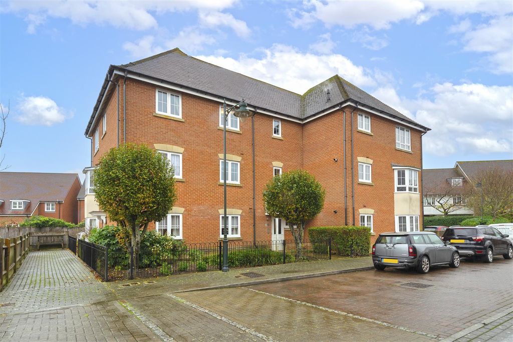 Property photo 1 of 7 Front