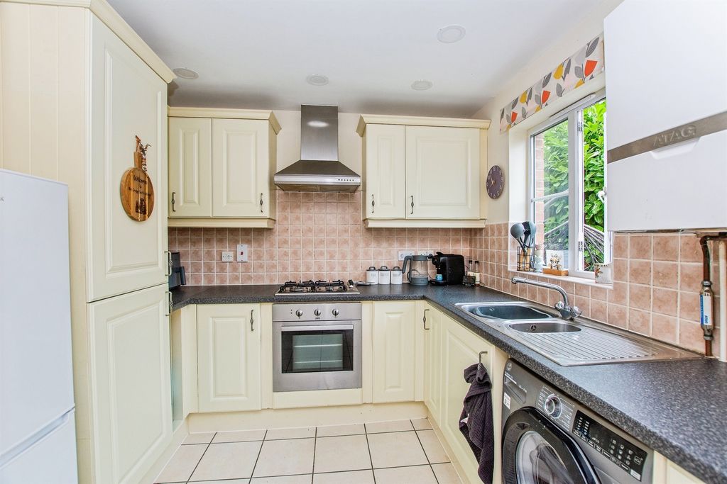 Property photo 2 of 19
