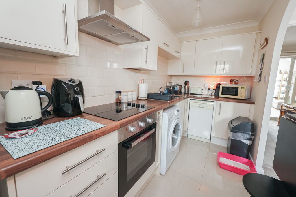 Property photo 3 of 16 4875832