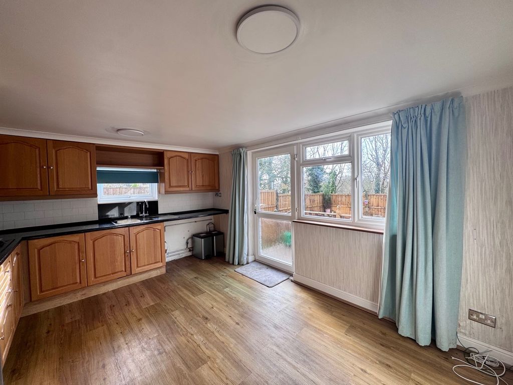 Property photo 3 of 18 Kitchen Diner