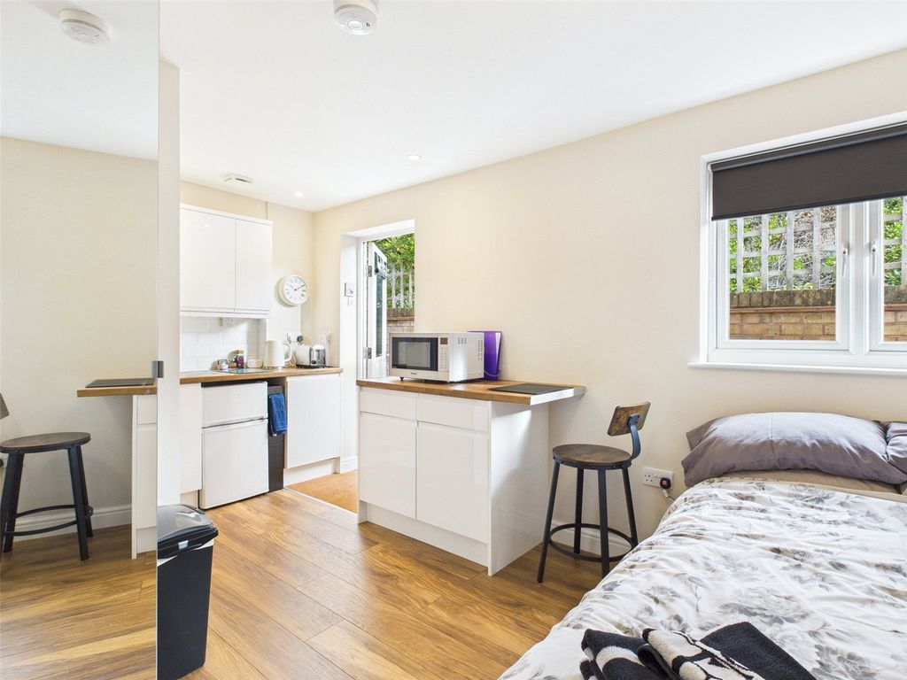 Property photo 3 of 5 Picture No. 05