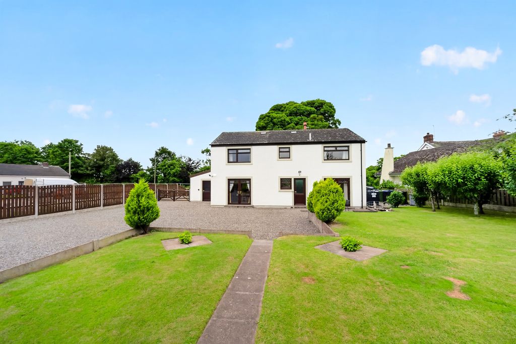 Property photo 1 of 18 Outside