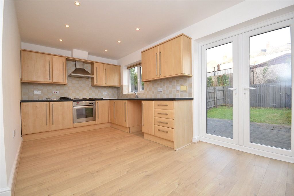 Property photo 2 of 12 Picture No. 09